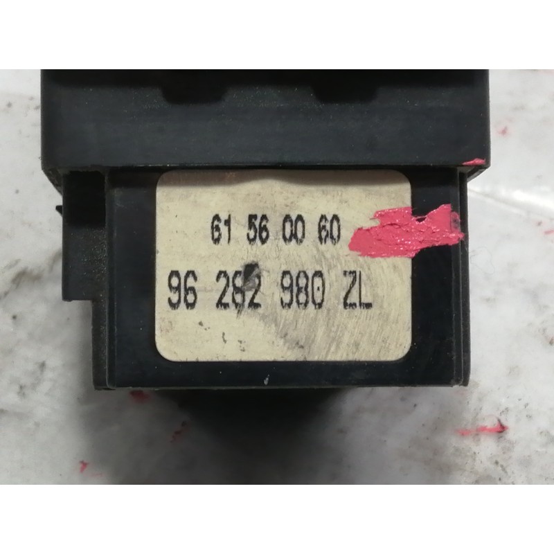 Recambio de mando intermitentes para peugeot 106 (s1) 1.4 referencia OEM IAM 96282980ZL 96282980 61560060