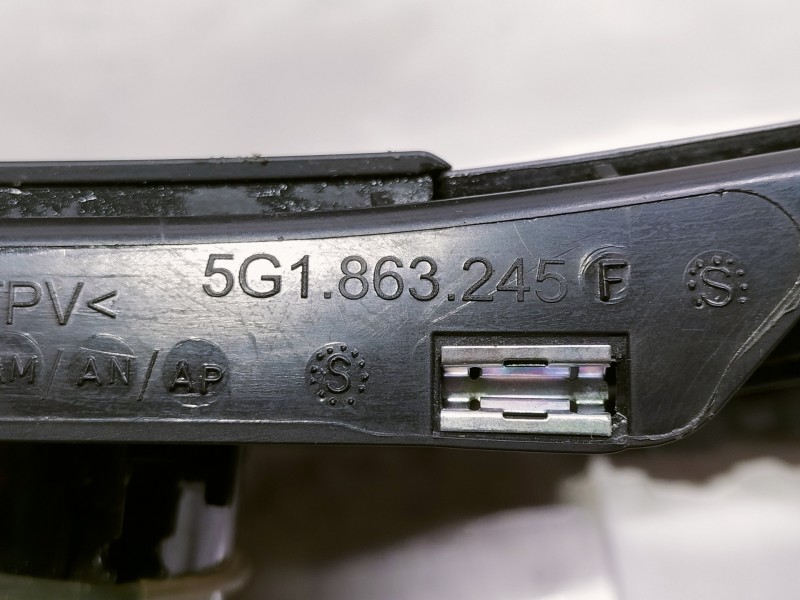 Recambio de apoyabrazos central para volkswagen golf vii lim. (5g1) advance bluemotion referencia OEM IAM 5G1863245F Z5G1864263 