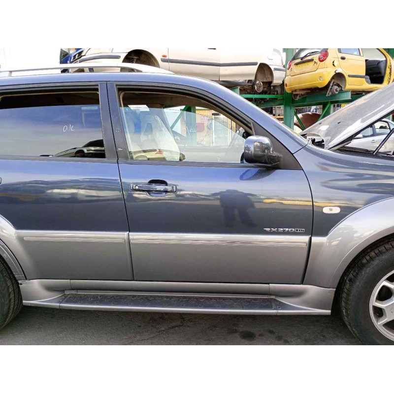 Recambio de puerta delantera derecha para ssangyong rexton 2.7 turbodiesel cat referencia OEM IAM   