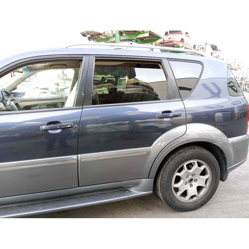 Recambio de puerta trasera izquierda para ssangyong rexton 2.7 turbodiesel cat referencia OEM IAM   