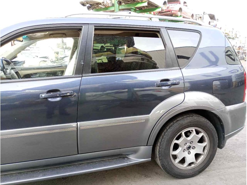 Recambio de puerta trasera izquierda para ssangyong rexton 2.7 turbodiesel cat referencia OEM IAM   
