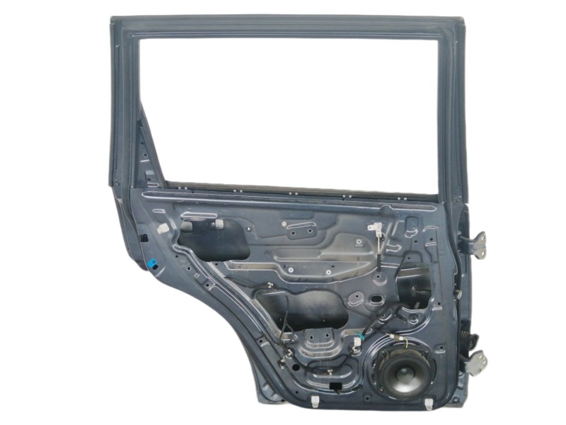 Recambio de puerta trasera izquierda para ssangyong rexton 2.7 turbodiesel cat referencia OEM IAM   