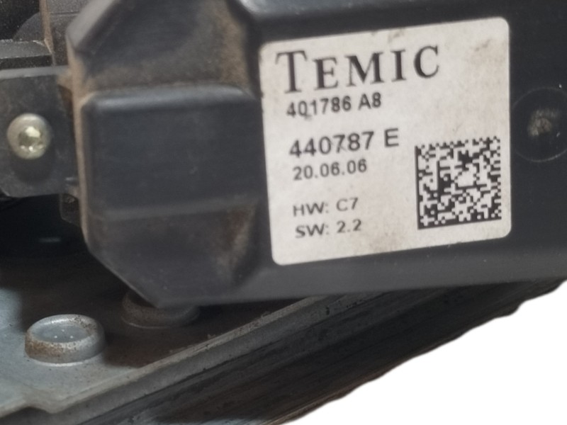 Recambio de elevalunas delantero izquierdo para citroën c4 coupe collection referencia OEM IAM 400973E  ELECTRICO