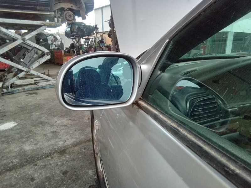 Recambio de retrovisor izquierdo para peugeot 406 berlina (s1/s2) stdt referencia OEM IAM   