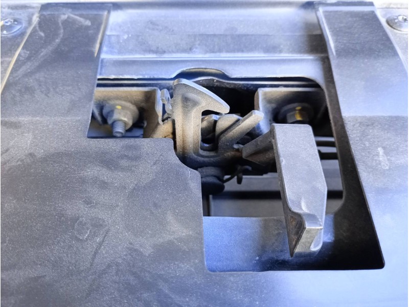 Recambio de cerradura capot para dacia sandero stepway referencia OEM IAM 656013486R  