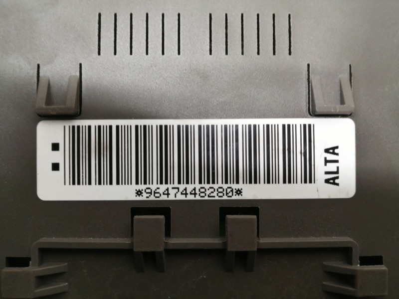 Recambio de caja reles / fusibles para citroën c5 berlina 2.2 hdi vivace referencia OEM IAM 9647448280 96474482 201505025041423 