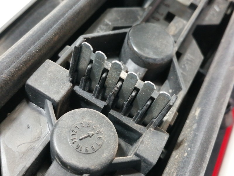 Recambio de piloto trasero izquierdo para opel combo (corsa c) familiar referencia OEM IAM 45312  