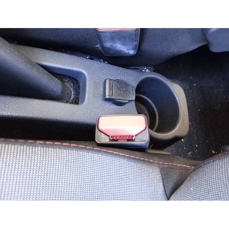 Recambio de enganche cinturon delantero izquierdo para dacia sandero stepway referencia OEM IAM 878172680R 91031069 