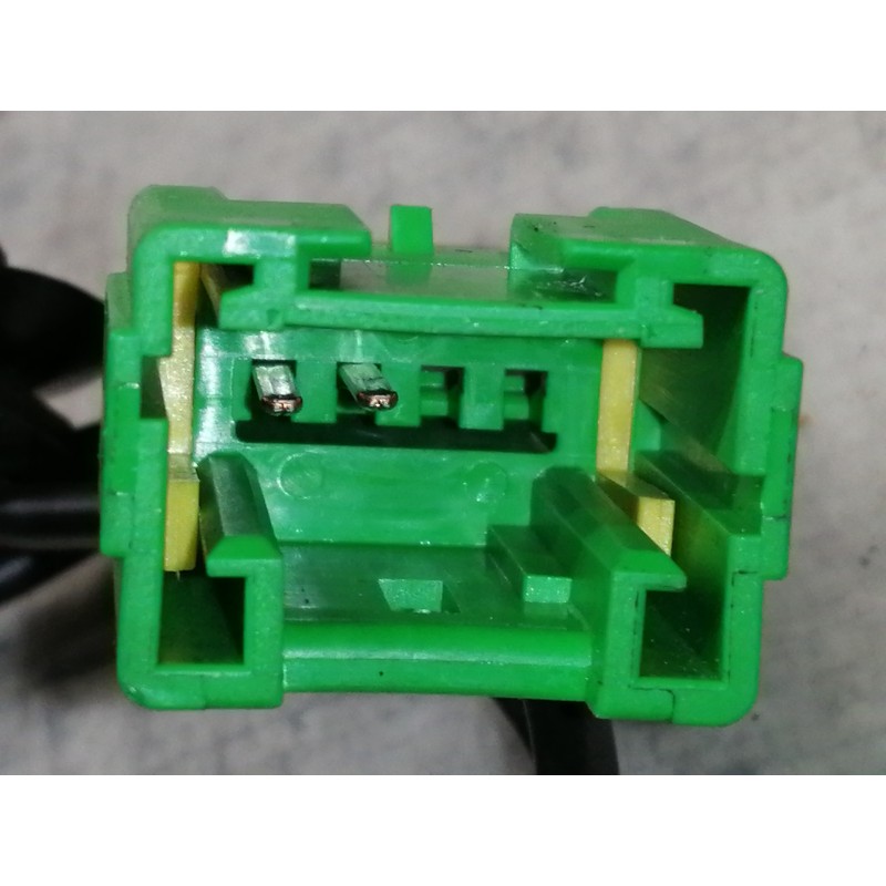 Recambio de enganche cinturon delantero izquierdo para dacia sandero stepway referencia OEM IAM 878172680R 91031069 