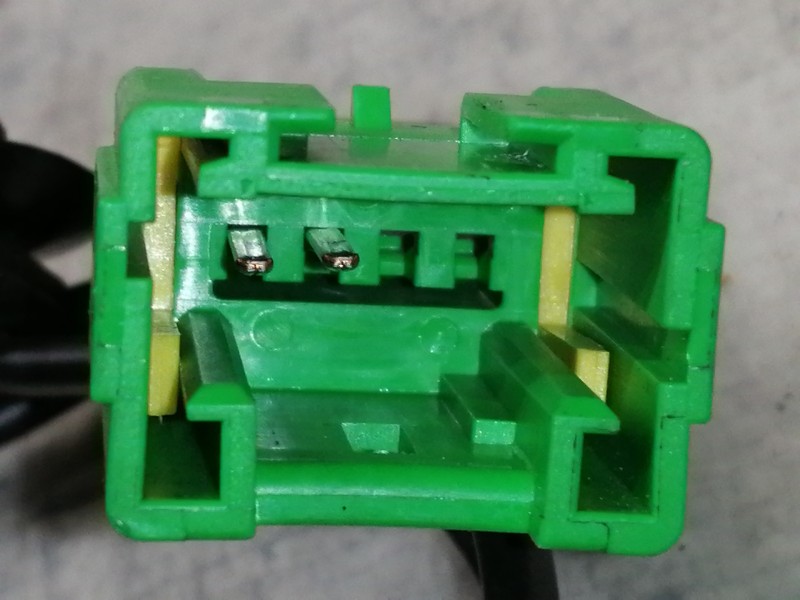 Recambio de enganche cinturon delantero izquierdo para dacia sandero stepway referencia OEM IAM 878172680R 91031069 