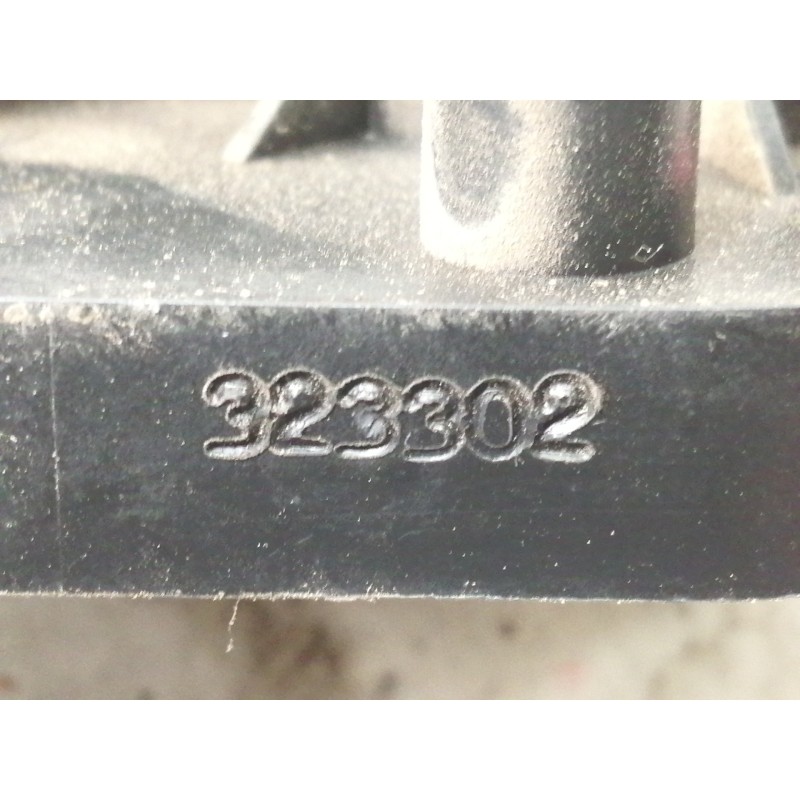 Recambio de cerradura puerta lateral derecha para citroën berlingo 1.9 diesel referencia OEM IAM 323302  