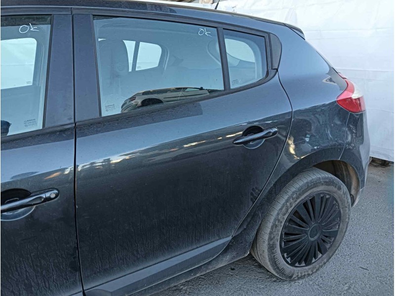 Recambio de puerta trasera izquierda para renault megane iii berlina 5 p expression referencia OEM IAM   