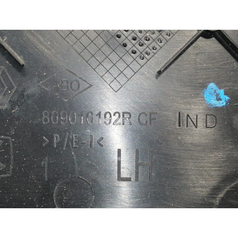 Recambio de guarnecido puerta delantera izquierda para dacia sandero stepway referencia OEM IAM 809010972R 7034G07 809099758RCF