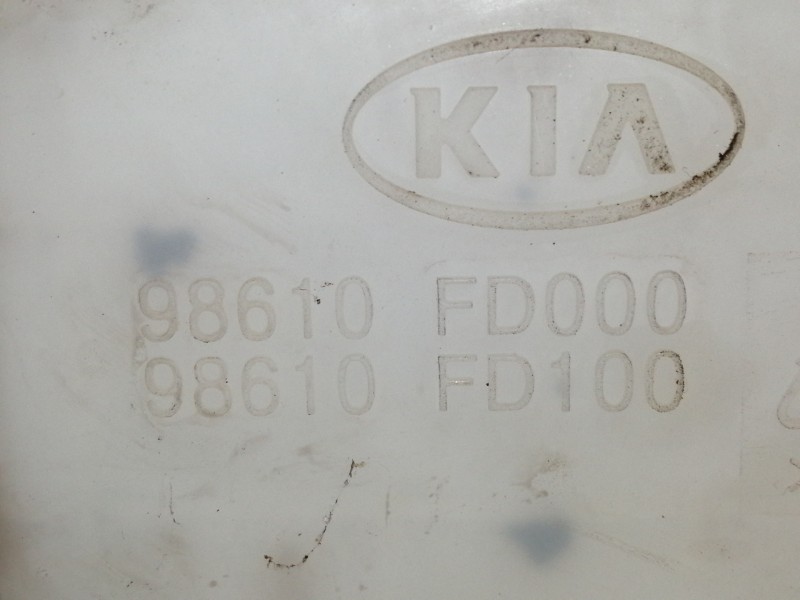 Recambio de deposito limpia para kia rio ls berlina (5-ptas.) referencia OEM IAM 98610FD000 98610FD100 985101W000