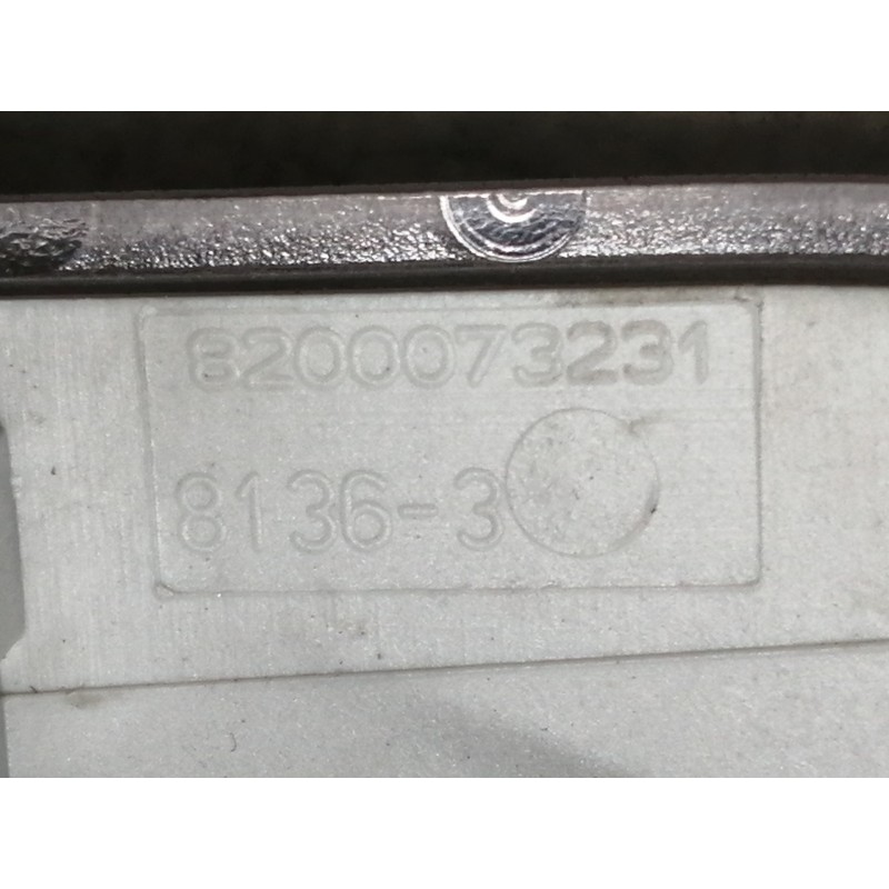 Recambio de luz interior para dacia sandero stepway referencia OEM IAM 8200073231  