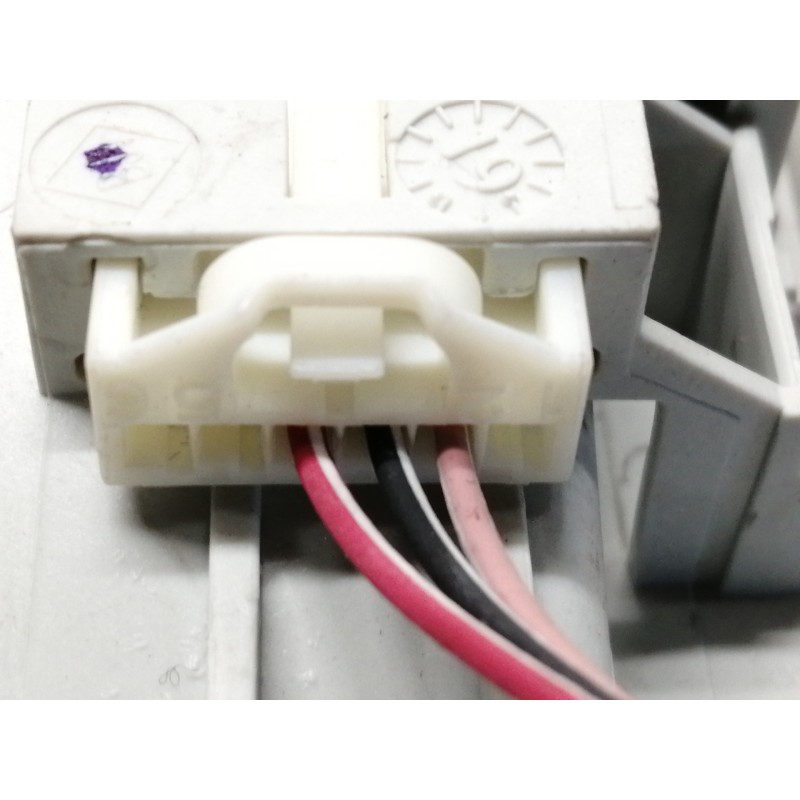 Recambio de luz interior para dacia sandero stepway referencia OEM IAM 8200073231  