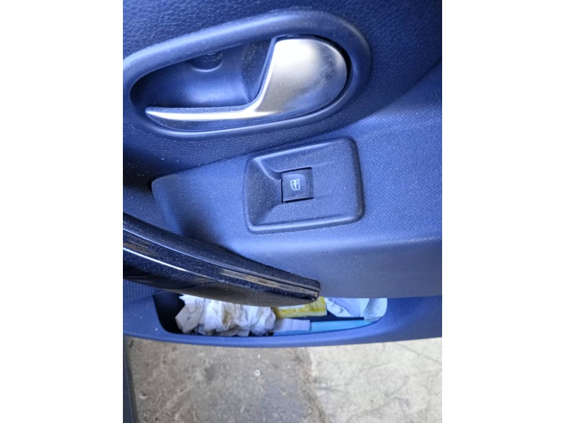 Recambio de mando elevalunas delantero derecho para dacia sandero stepway referencia OEM IAM 0024008901T056  