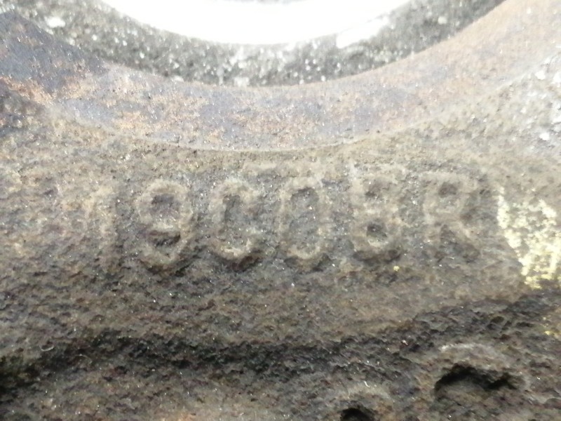 Recambio de mangueta delantera izquierda para dacia sandero stepway referencia OEM IAM 19C08R  