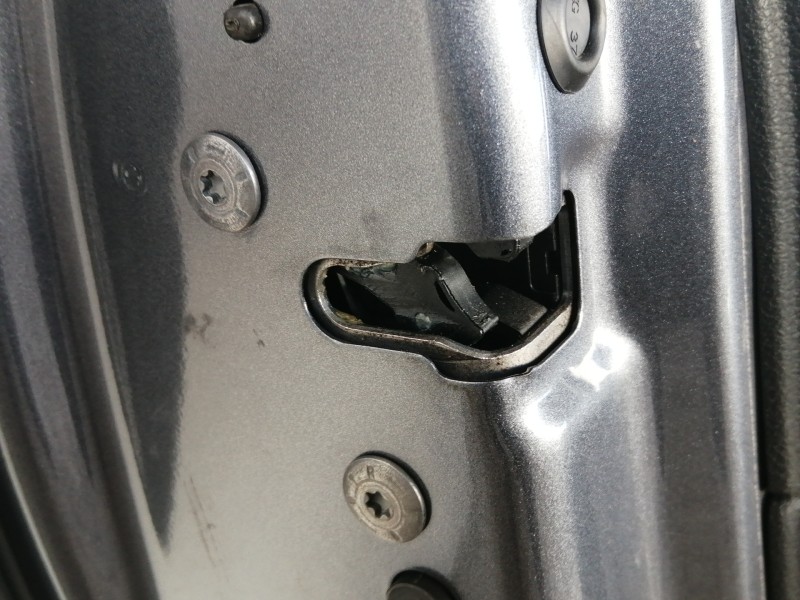 Recambio de puerta trasera izquierda para peugeot 308 active referencia OEM IAM COMPLETA  