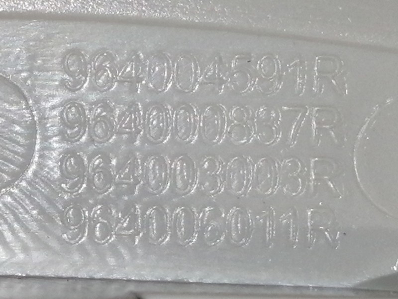 Recambio de parasol derecho para dacia sandero stepway referencia OEM IAM 964006446R 964000782R 964005900R