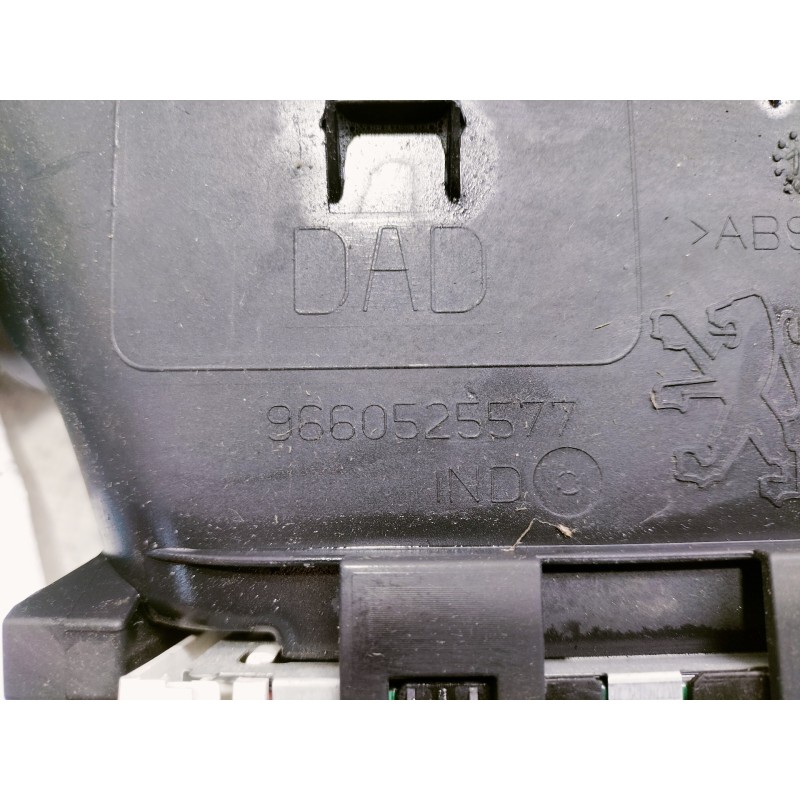 Recambio de pantalla multifuncion para peugeot 308 active referencia OEM IAM 9660525577 1005201 X38384 