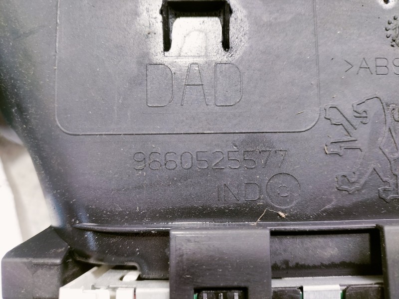 Recambio de pantalla multifuncion para peugeot 308 active referencia OEM IAM 9660525577 1005201 X38384 