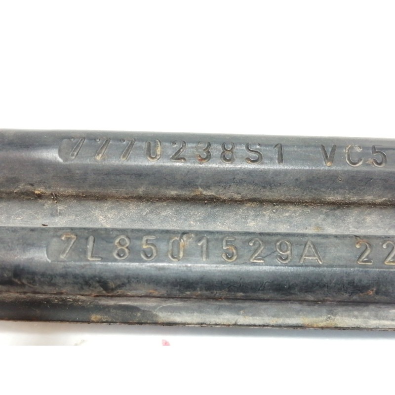 Recambio de tirante trasero derecho para volkswagen touareg (7l6) v6 tdi referencia OEM IAM 7L8501529A 7770238S1 