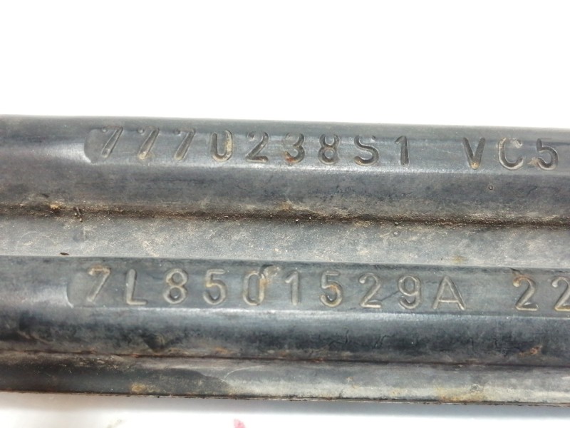 Recambio de tirante trasero derecho para volkswagen touareg (7l6) v6 tdi referencia OEM IAM 7L8501529A 7770238S1 