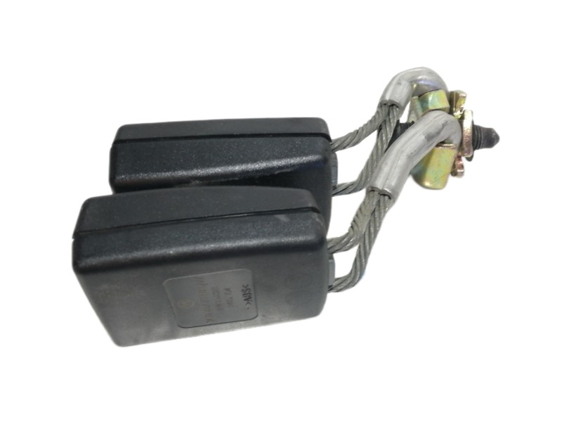 Recambio de enganche cinturon trasero central para volkswagen passat berlina (3c2) highline referencia OEM IAM 3C0857739B 330532