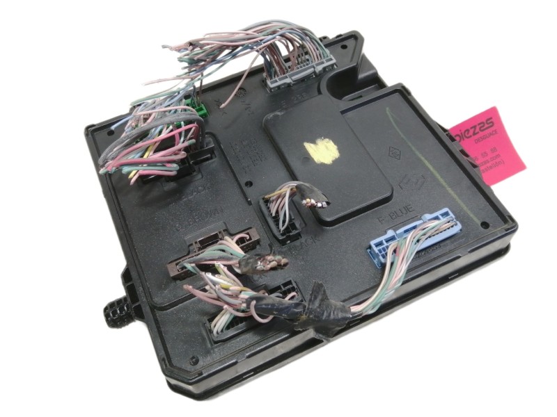 Recambio de caja reles / fusibles para renault megane iii berlina 5 p dynamique referencia OEM IAM 284B13297R S180098201 