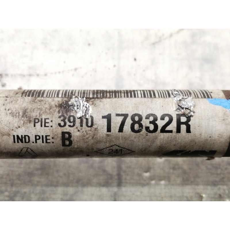 Recambio de transmision delantera izquierda para dacia sandero stepway referencia OEM IAM 391017832R 1696930 