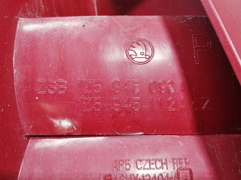 Recambio de piloto trasero derecho para skoda octavia berlina (1z3) rs referencia OEM IAM 1Z5945096A 1Z5945112A 