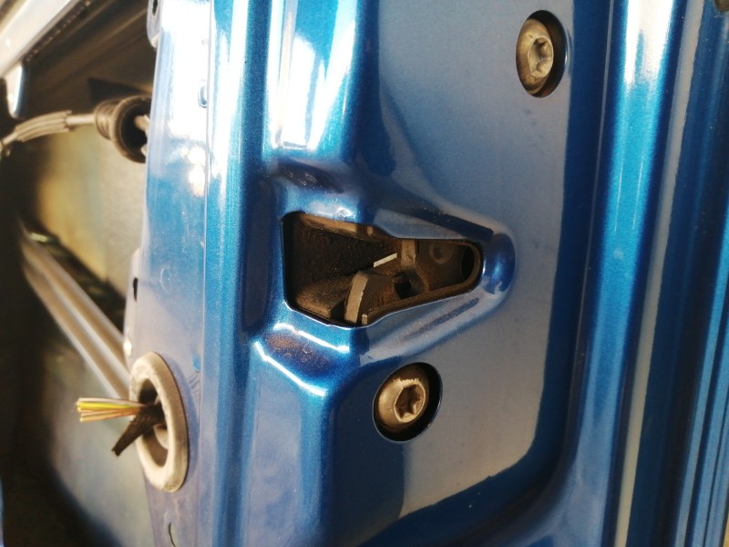 Recambio de puerta delantera derecha para skoda octavia berlina (1z3) rs referencia OEM IAM   