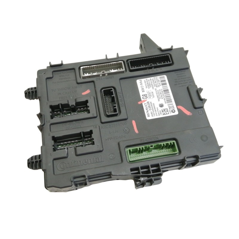 Recambio de caja reles / fusibles para renault megane iv berlina 5p limited referencia OEM IAM 284B10363R  A2C32559700