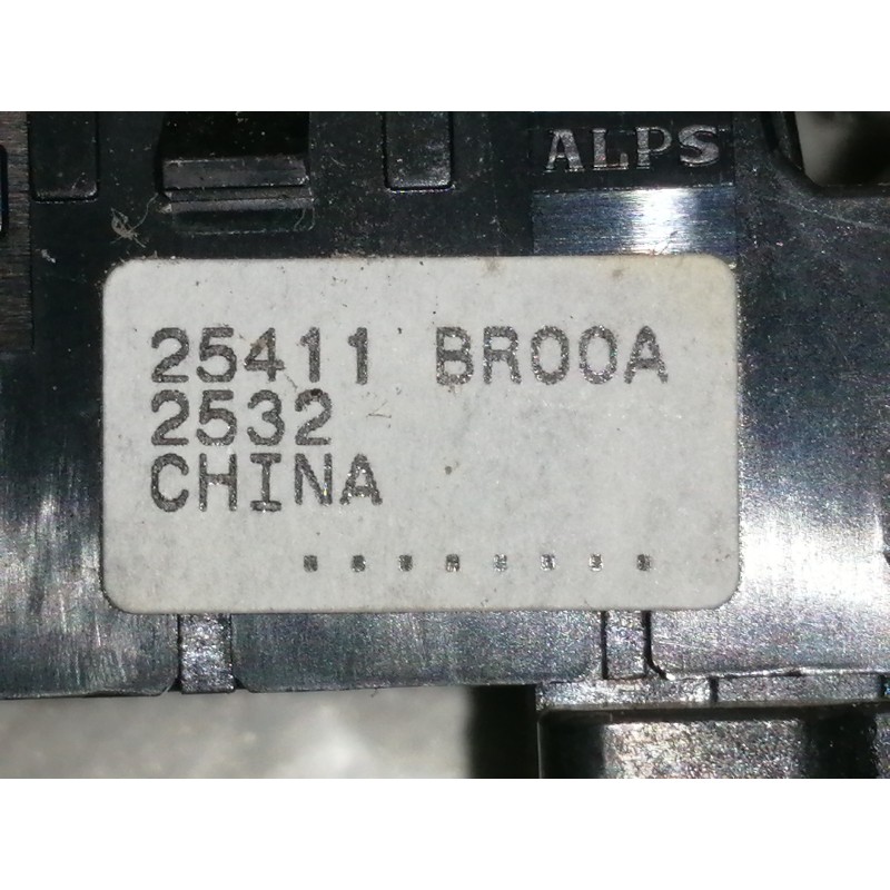 Recambio de mando elevalunas trasero derecho para nissan qashqai (j10) acenta referencia OEM IAM 82950JD000 25411BR00A 