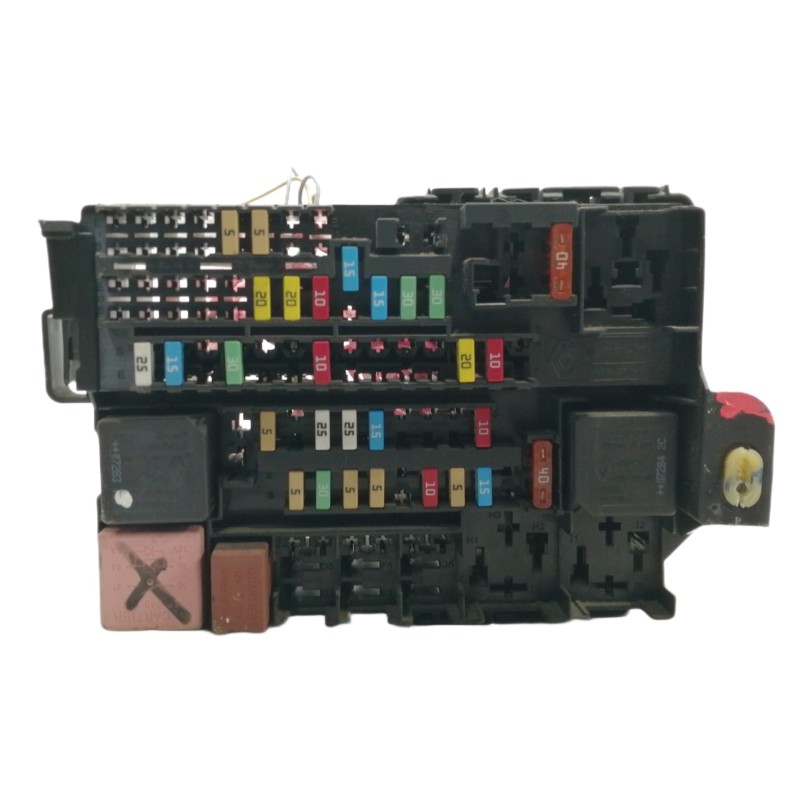 Recambio de caja reles / fusibles para renault laguna iii dynamique referencia OEM IAM 8200393836C PDBX91 