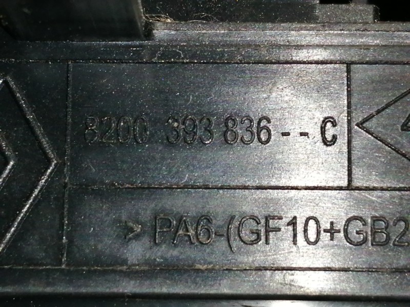 Recambio de caja reles / fusibles para renault laguna iii dynamique referencia OEM IAM 8200393836C PDBX91 