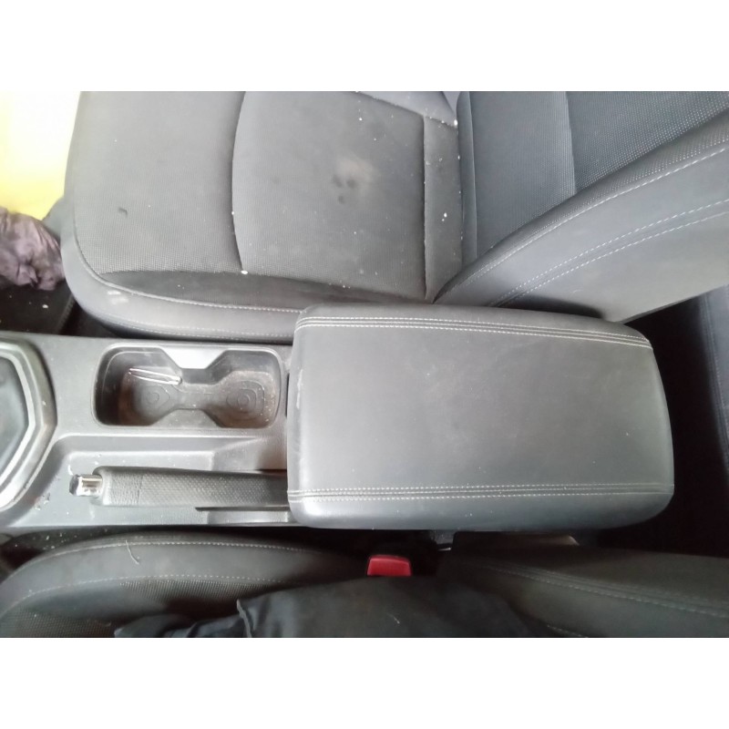 Recambio de apoyabrazos central para ssangyong tivoli limited 4x2 referencia OEM IAM   