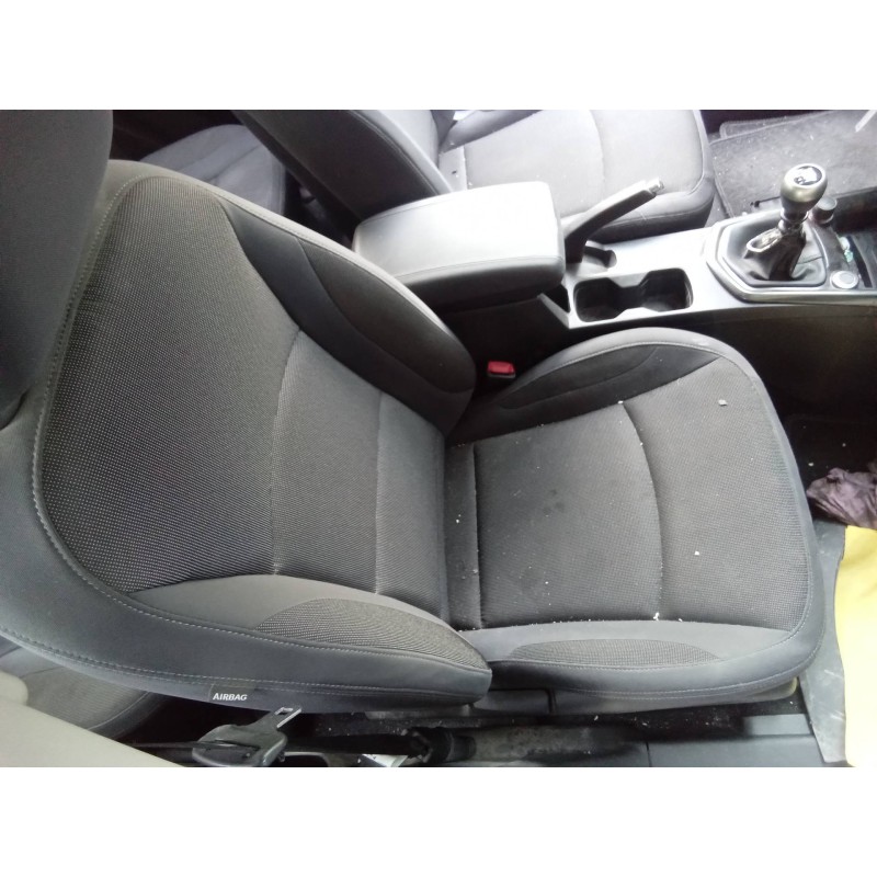 Recambio de asiento delantero derecho para ssangyong tivoli limited 4x2 referencia OEM IAM   