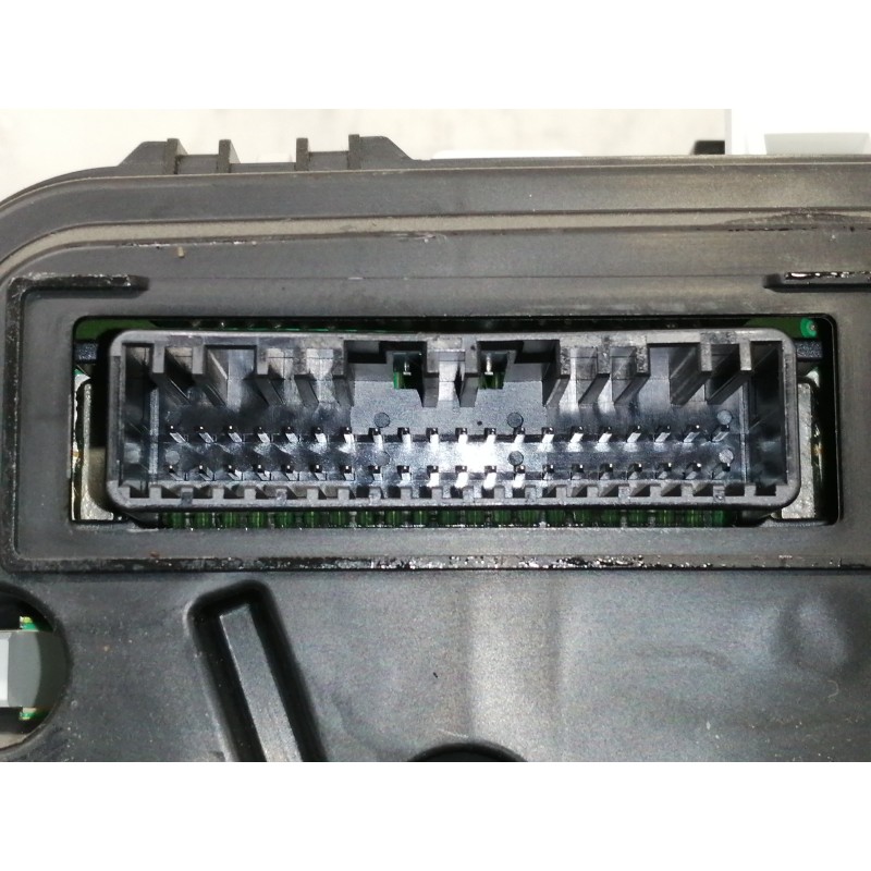 Recambio de cuadro instrumentos para ssangyong tivoli limited 4x2 referencia OEM IAM 8021035670 91782004020027 200406