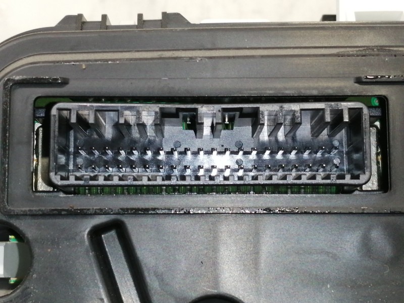 Recambio de cuadro instrumentos para ssangyong tivoli limited 4x2 referencia OEM IAM 8021035670 91782004020027 200406