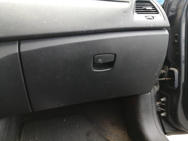 Recambio de guantera para renault laguna iii dynamique referencia OEM IAM 685000010R 37788M 