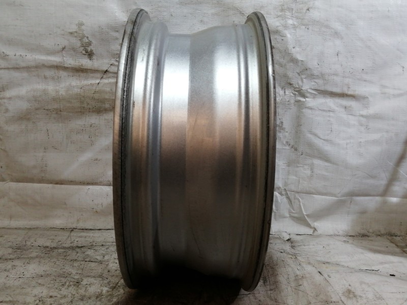 Recambio de llanta para ssangyong tivoli limited 4x2 referencia OEM IAM 16´´ 4173035110 