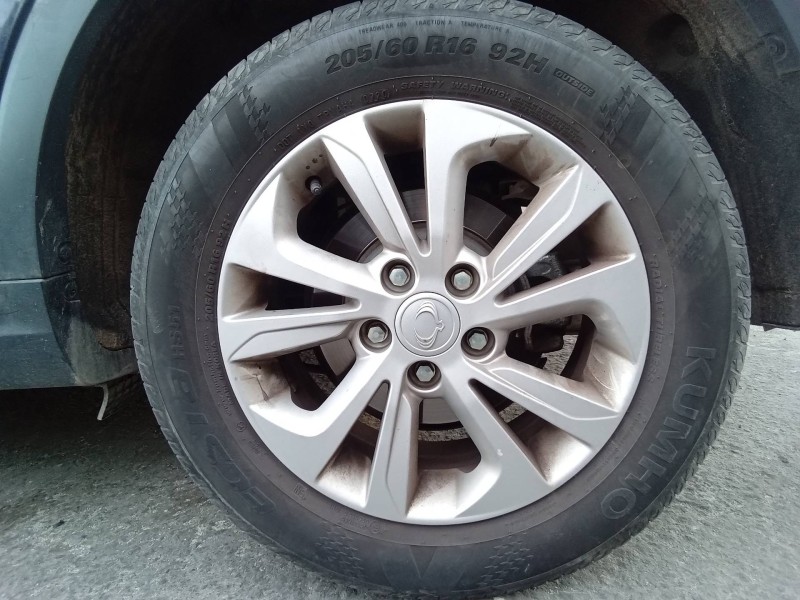 Recambio de llanta para ssangyong tivoli limited 4x2 referencia OEM IAM 16´´ 4173035110 
