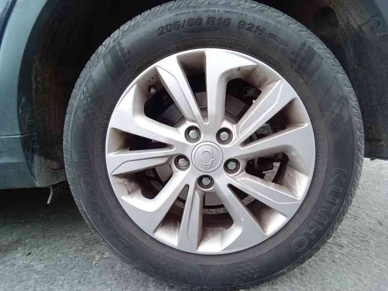 Recambio de llanta para ssangyong tivoli limited 4x2 referencia OEM IAM 16´´ 4173035110 