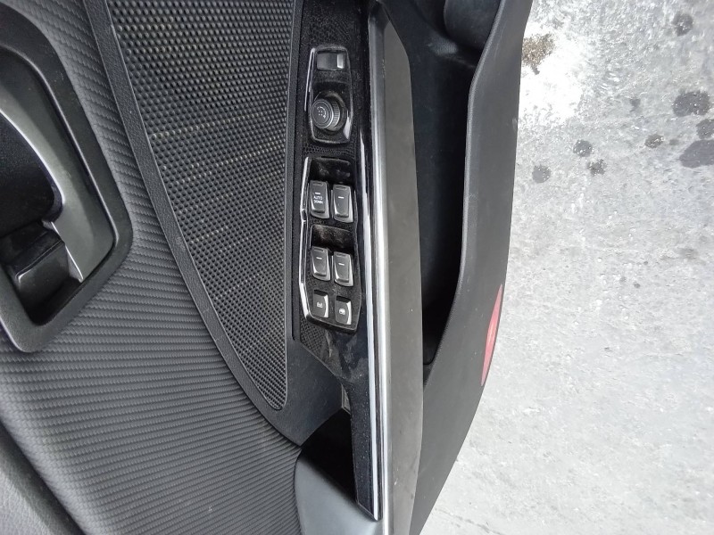 Recambio de mando elevalunas delantero izquierdo para ssangyong tivoli limited 4x2 referencia OEM IAM   