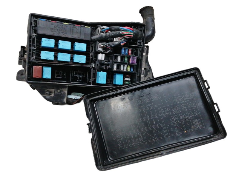 Recambio de caja reles / fusibles para lexus is200 (ds2/is2) 220d referencia OEM IAM 8266253070  