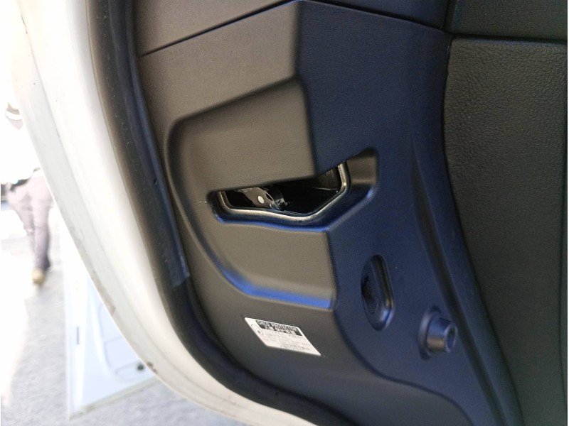 Recambio de cerradura puerta trasera izquierda para lexus is200 (ds2/is2) 220d referencia OEM IAM   