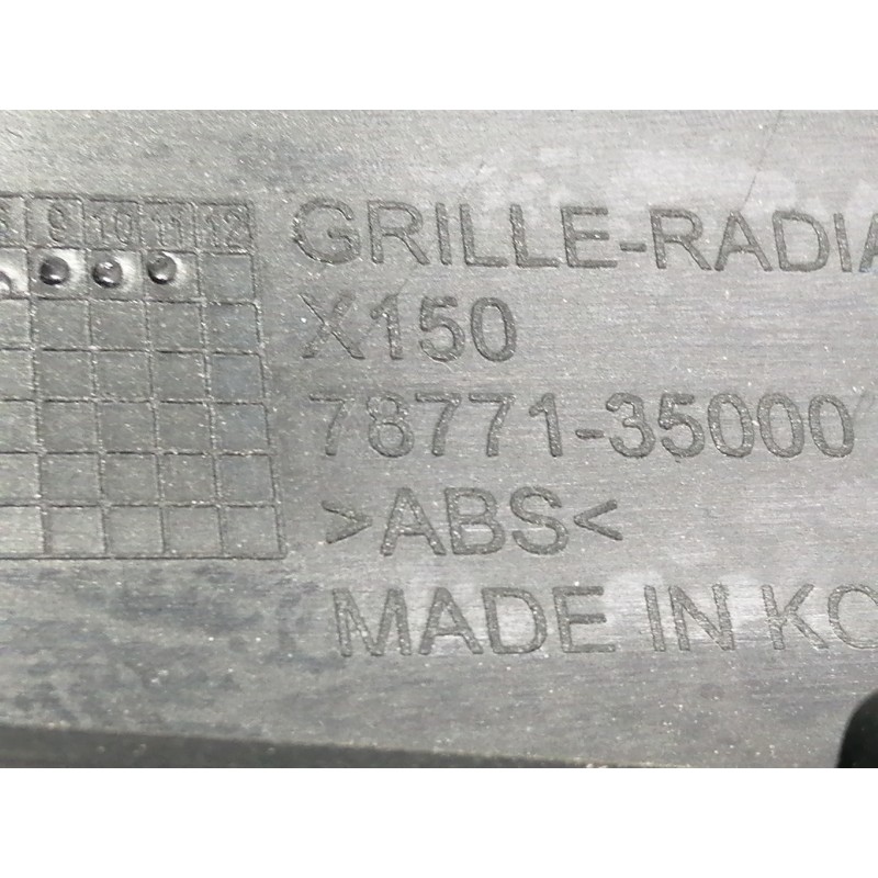 Recambio de rejilla delantera para ssangyong tivoli limited 4x2 referencia OEM IAM 7877135000  