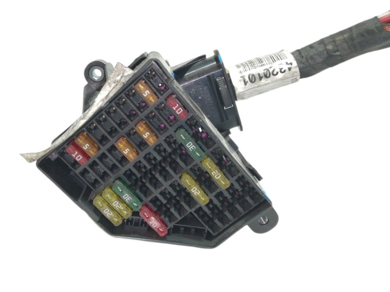 Recambio de caja reles / fusibles para volkswagen passat berlina (3c2) highline referencia OEM IAM 3C0880204C  INTERIOR DERECHA